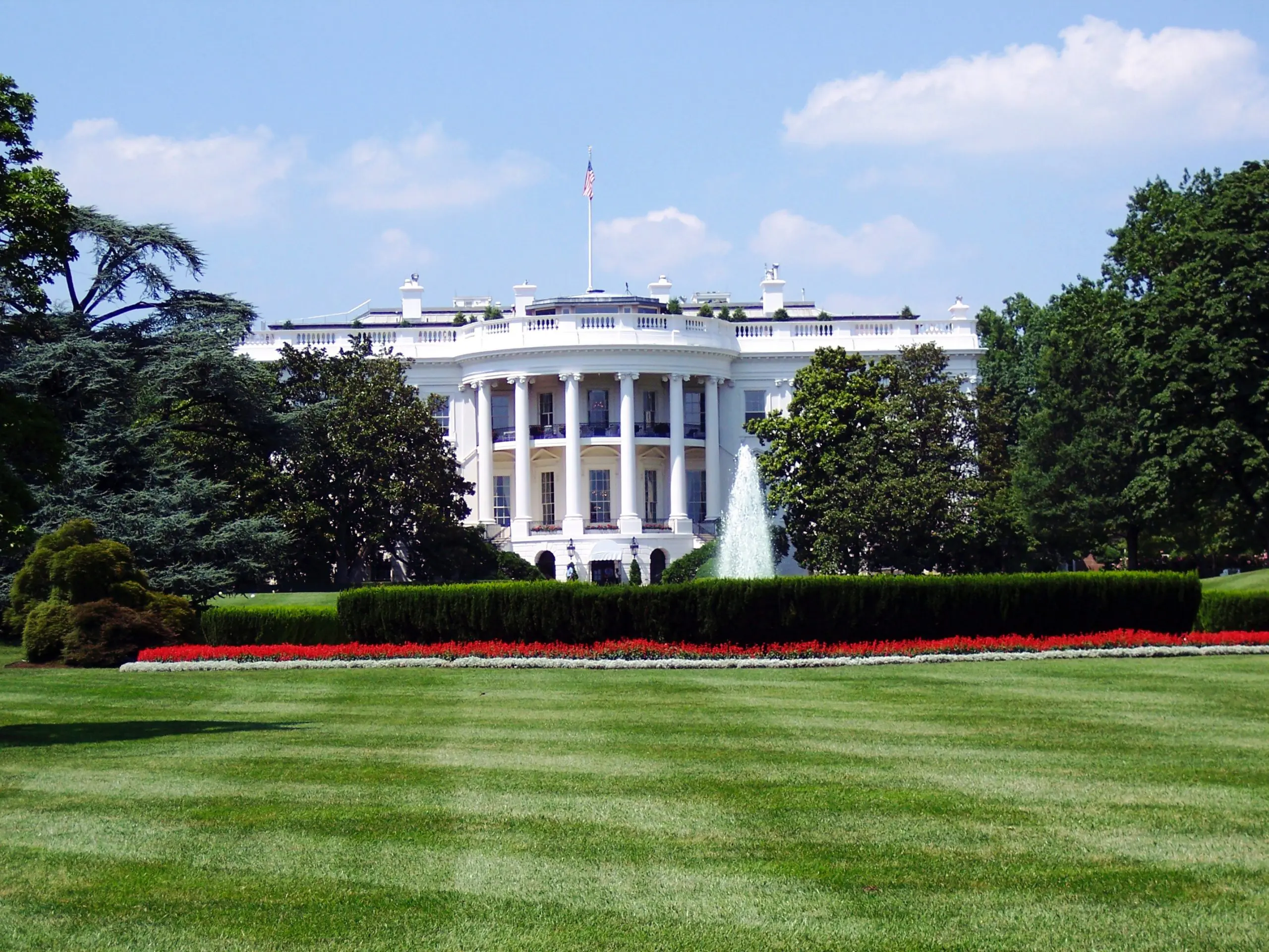 white house 129112 scaled