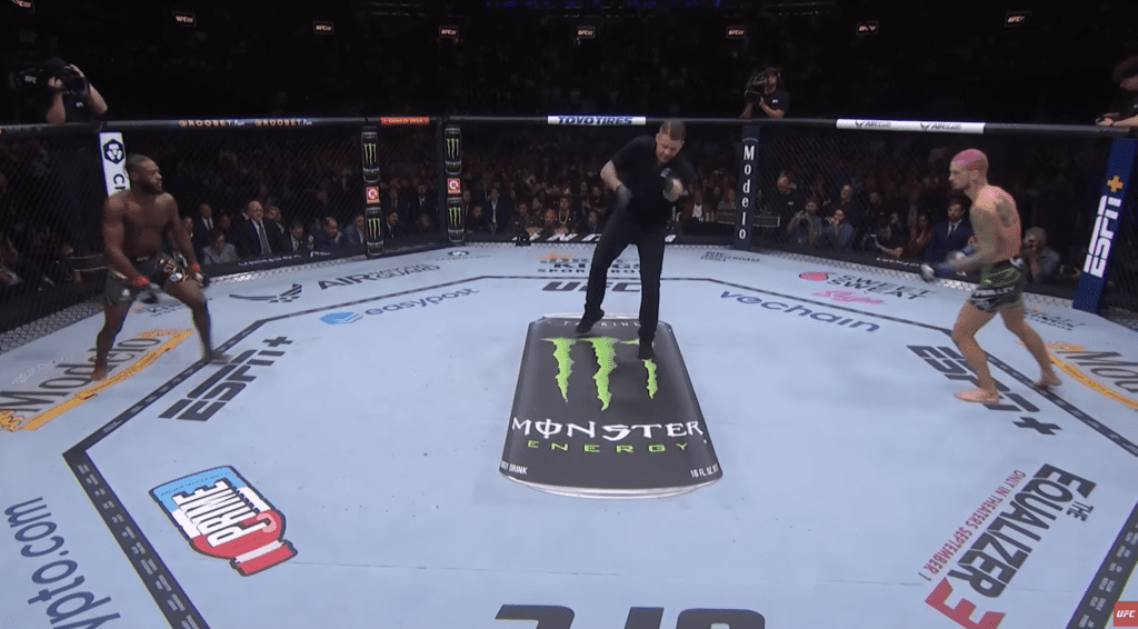 Sean O’Malley KOs Aljamain Sterling at UFC 292