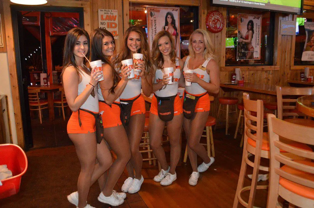 hooters pic 6