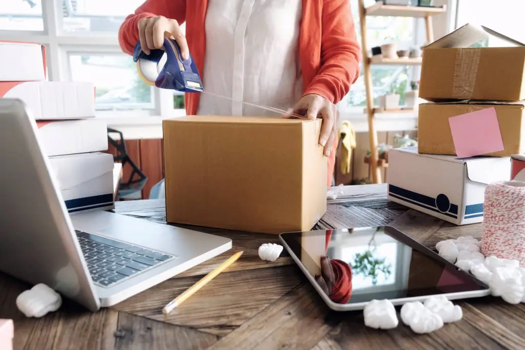 Shipping Solutions for Online Retailers Waqarmart.com Expert Advice