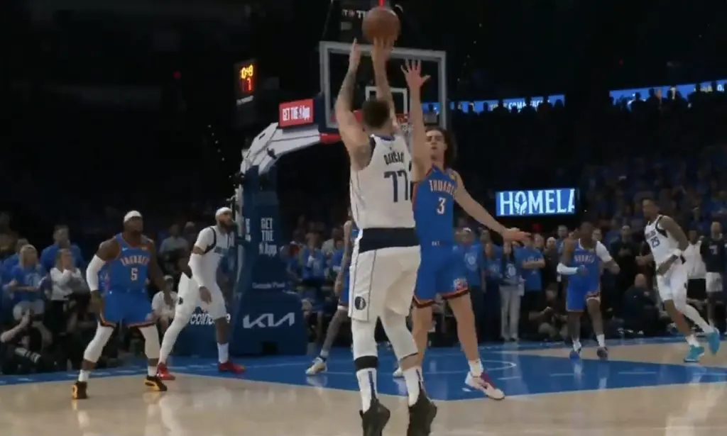 7EAAF0BE B6C8 4652 952E A4BFEB8E851B