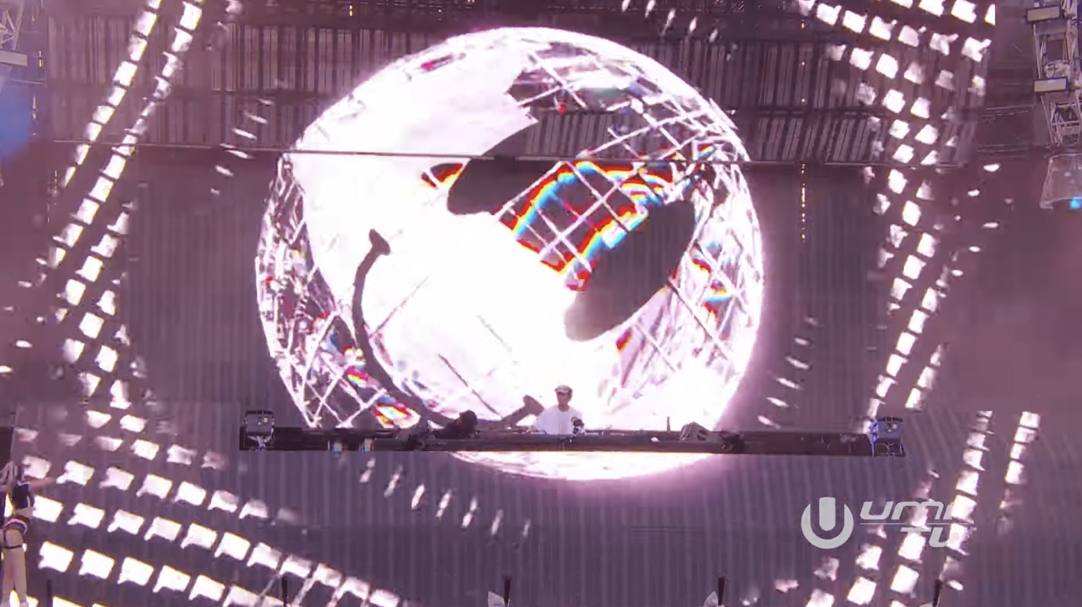 Disco Lines in Japan