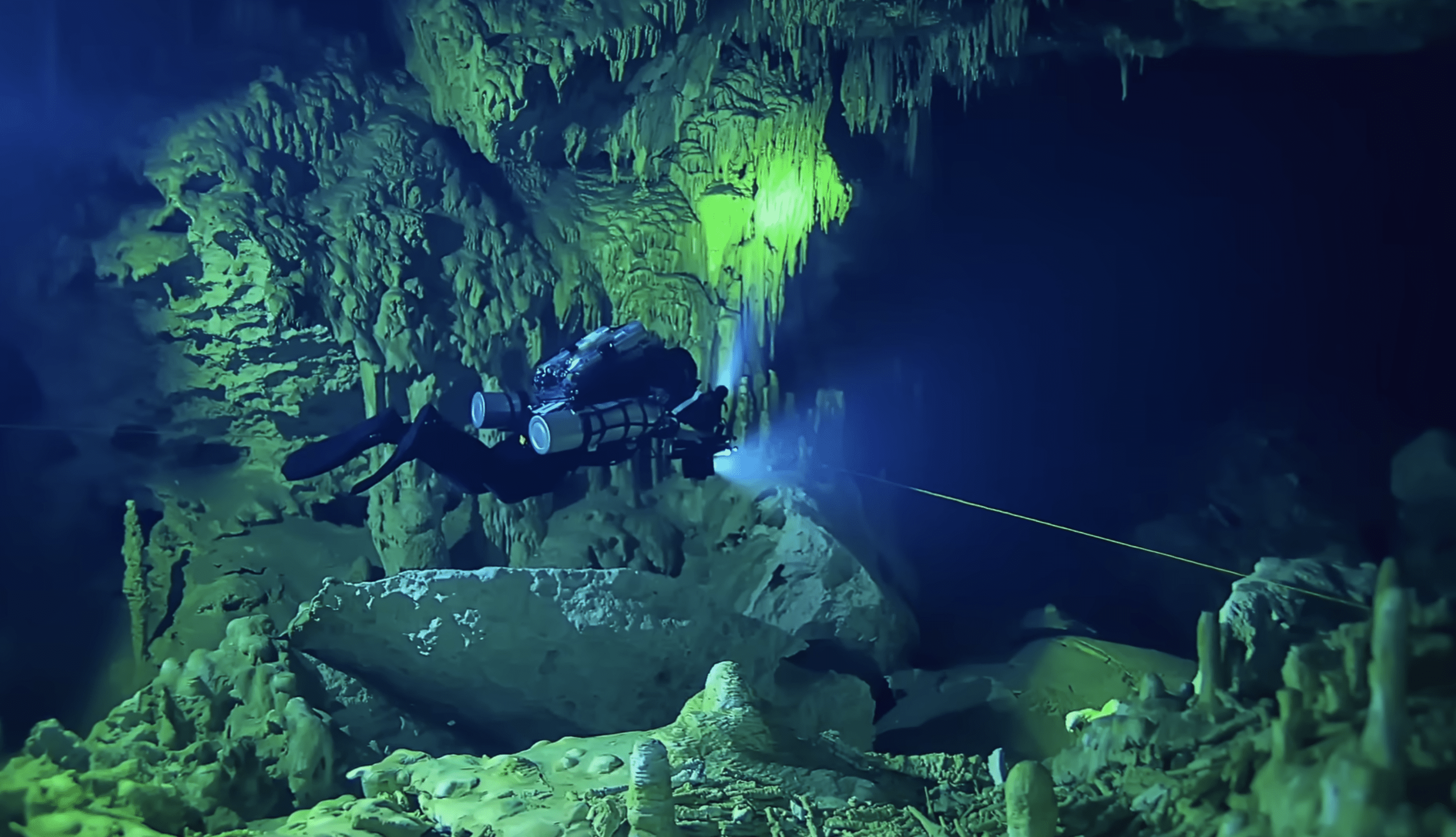 Eagle’s Nest sinkhole diving in Florida