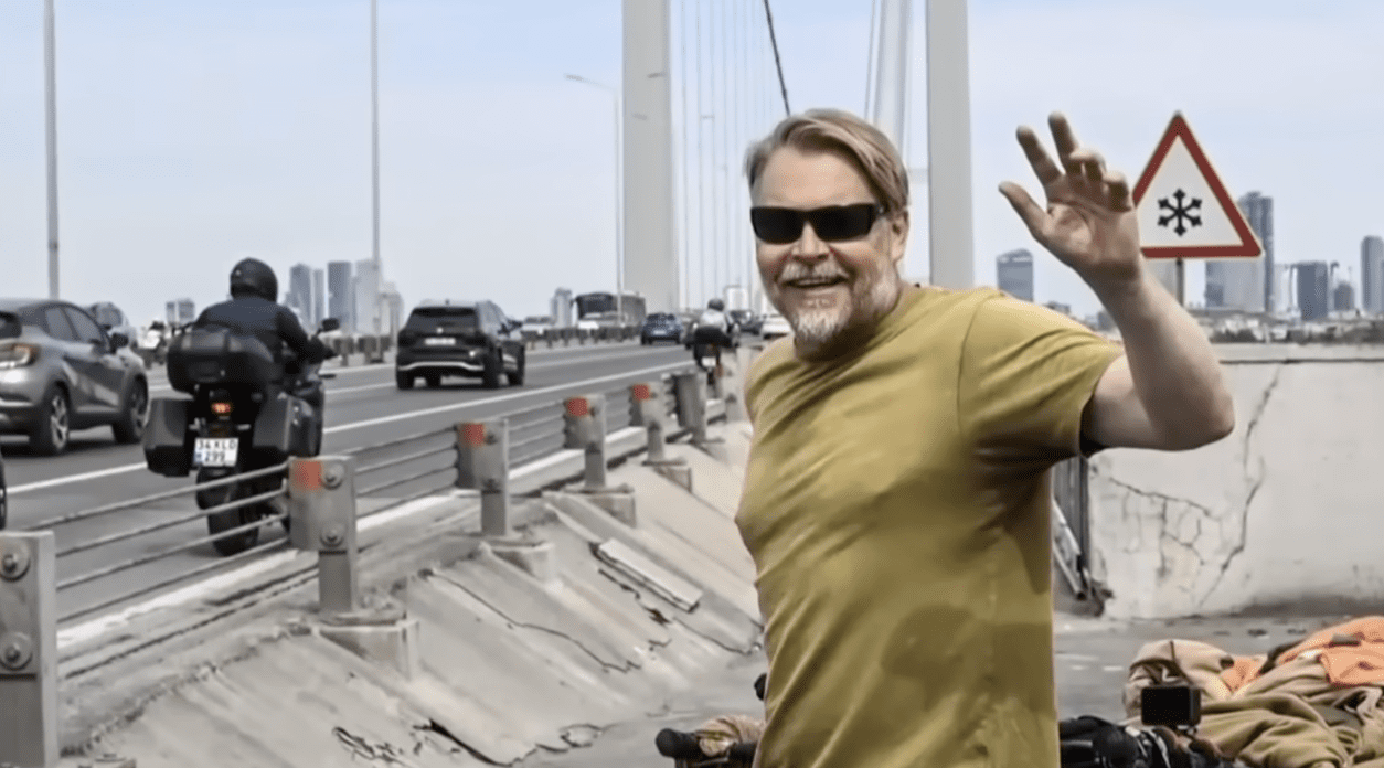 Karl Bushby walk around the world
