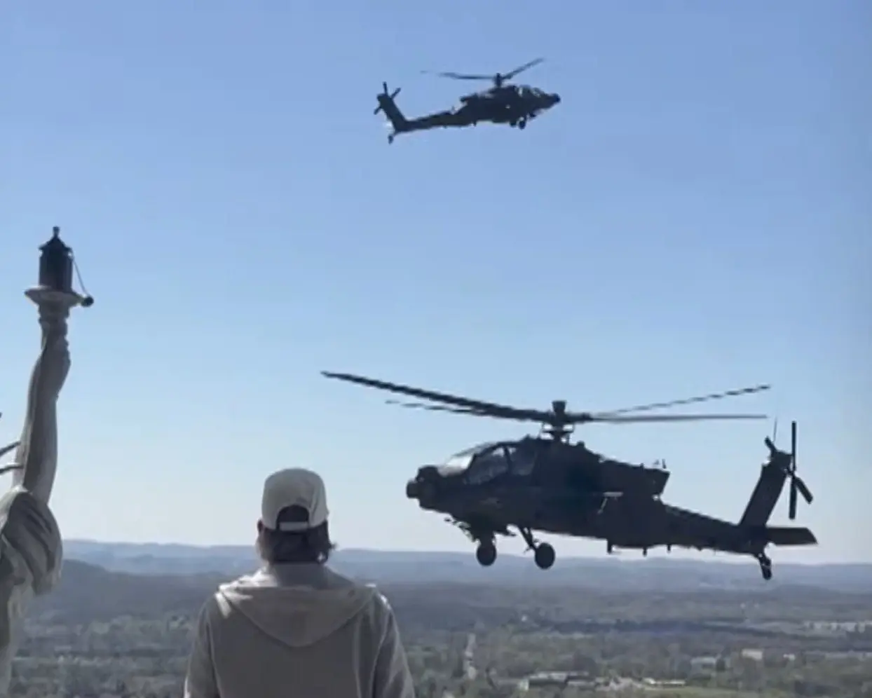 Kid Rock Apache Helicopter Stunt