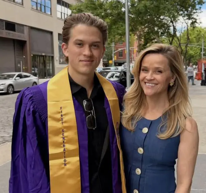Reese Witherspoon Celebrate Kids Graduations