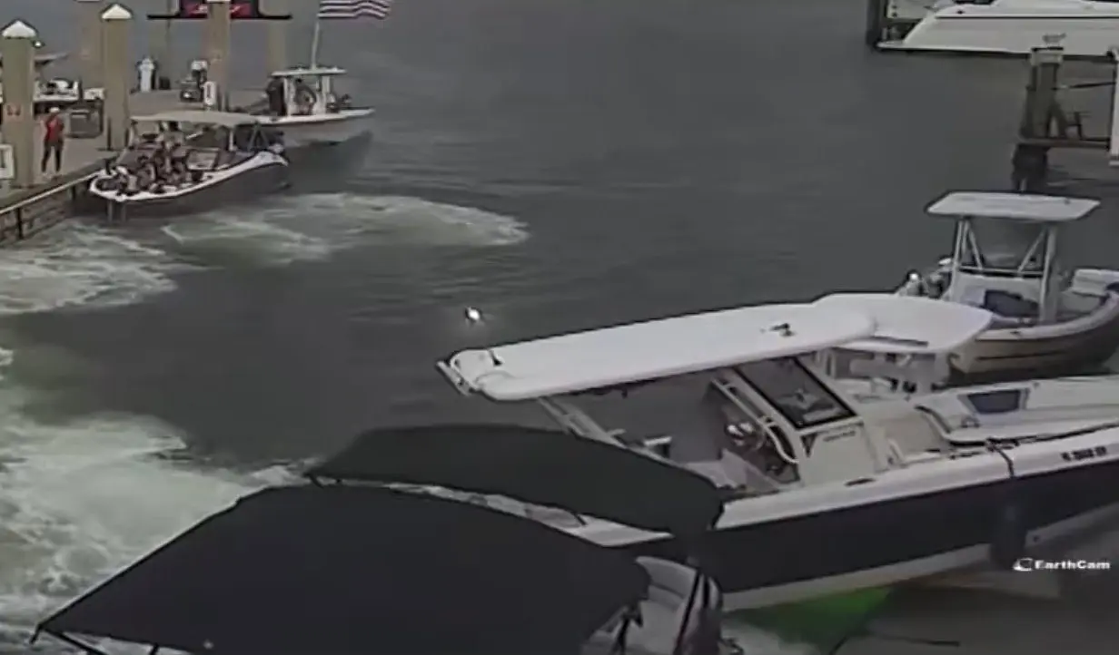 15th Street Fisheries Boat Crash