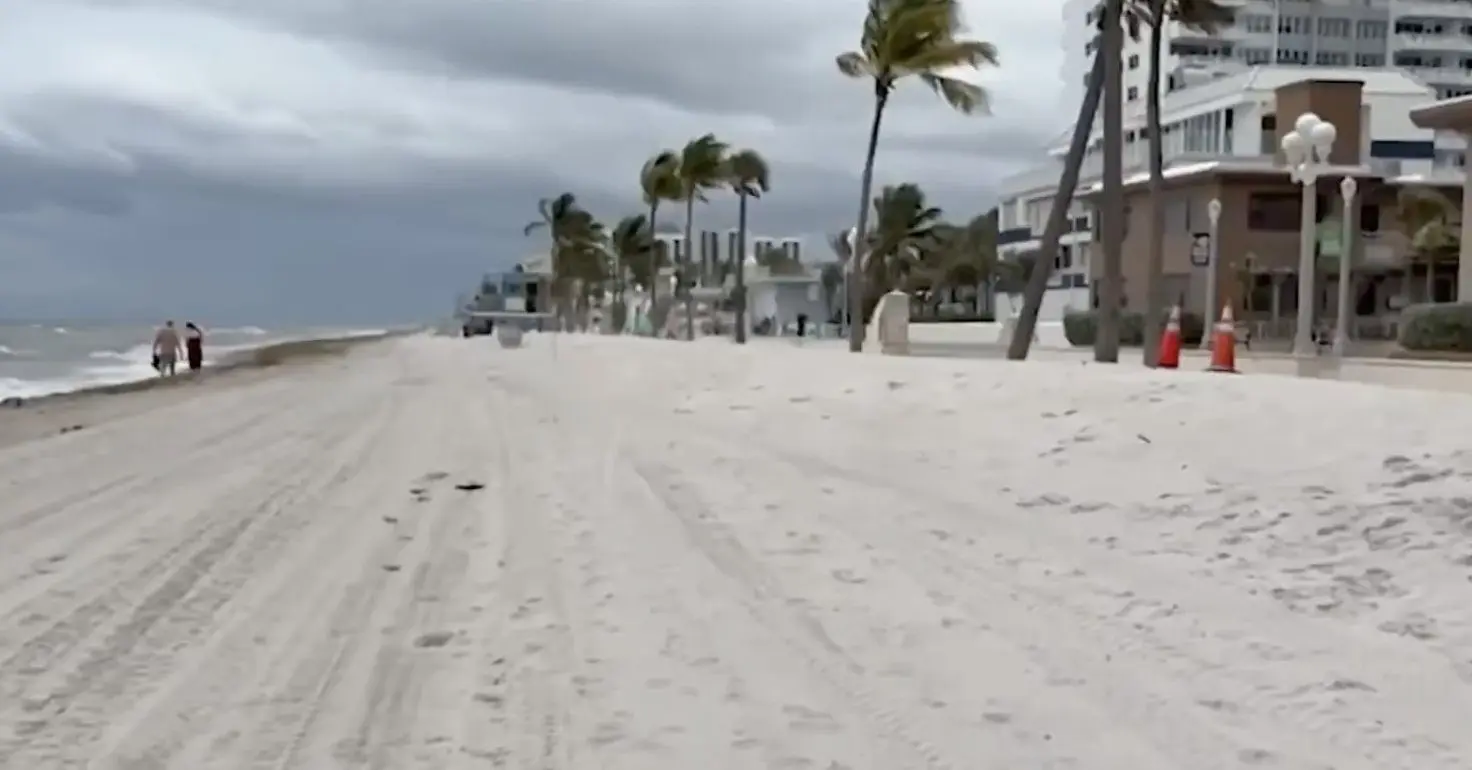 Woman’s Body Washes Ashore on Hollywood Beach