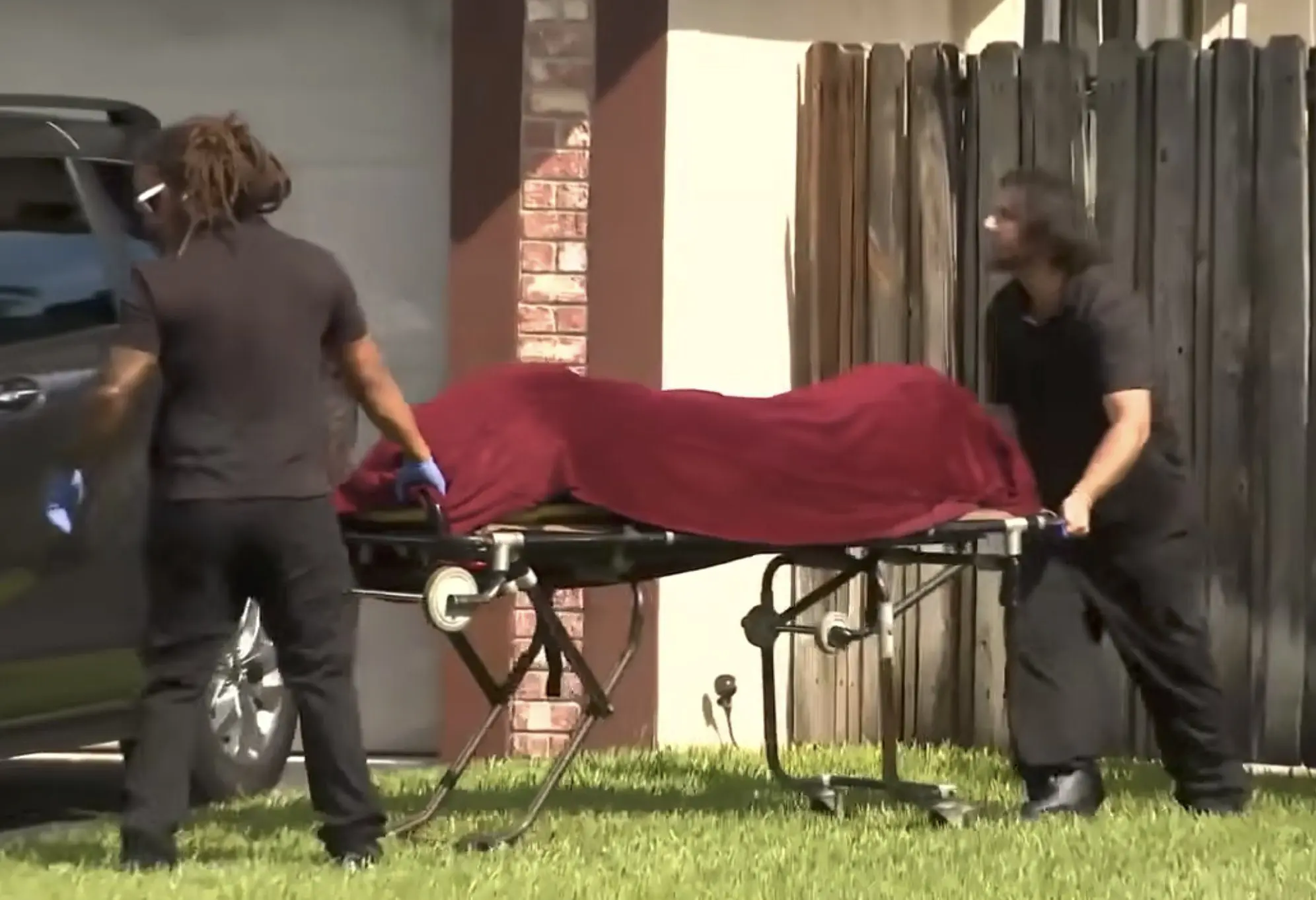 Body of elderly man pulled from lake behind Plantation home