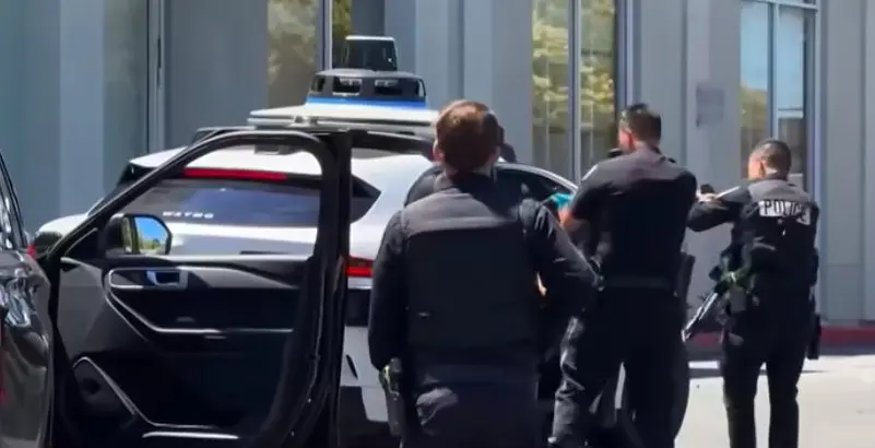 waymo photo