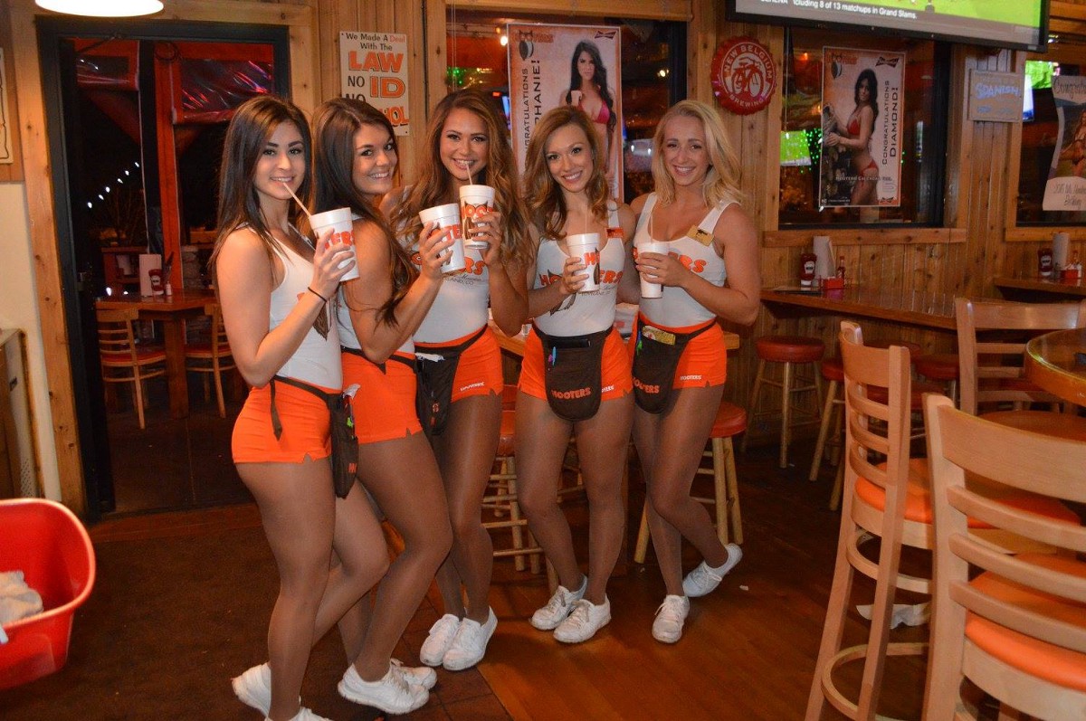 hooters pic 6