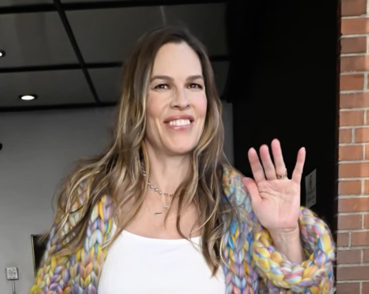Pregnant Hilary Swank